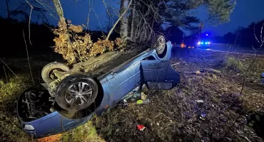 Auto dachowało na drodze pod Toruniem. Kierowcy nie odnaleziono
