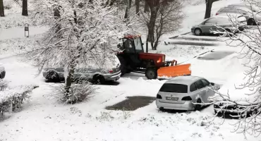 Zima zaatakuje z podwójną siłą w Toruniu. IMGW podwyższa stopień alertu