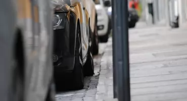 60-latek chodził po Toruniu z ostrym narzędziem. Właściciele aut zgłaszają liczne straty