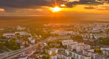 Wiosenny antycyklon zbliża się do Torunia. Tego dnia dmuchnie ciepłem