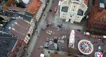 Na Sylwestra w Toruniu powstaną specjalne korytarze. Rozpoczęła się dystrybucja opasek