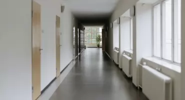 12-latka rozpyliła gaz pieprzowy w szkole w Toruniu. Ewakuowano 60 osób