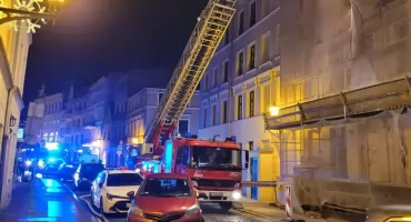 Pożar w Starym Browarze w Toruniu. Na miejscu pięć zastępów