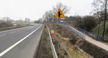 Pod Toruniem powstał nowy chodnik. Połączył dwie miejscowości