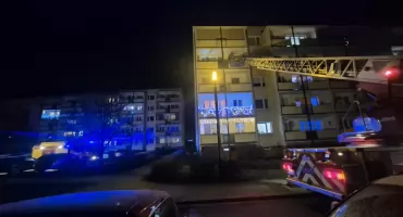 Pechowe święta lokatorów bloku w Toruniu. W pustym mieszkaniu lała się woda