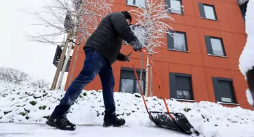Atak zimy w Toruniu. Miasto reaguje na dwucyfrowe mrozy