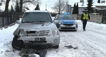 Rozbite auto i uszkodzony płot, ale zakupy zrobione. Szokujące zachowanie 44-latki