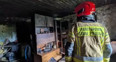 Pożar mieszkania w Toruniu. Walka z ogniem trwała trzy godziny