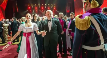 Gwiazdy przyjadą na wielki bal marszałka Piotra Całbeckiego do Torunia