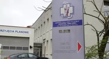 Ogromna kolejka w szpitalu w Toruniu. Na oddziale zabrakło miejsc