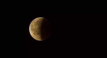 Zachwycające zjawisko nad Toruniem. Spektakl potrwa przez 35 minut