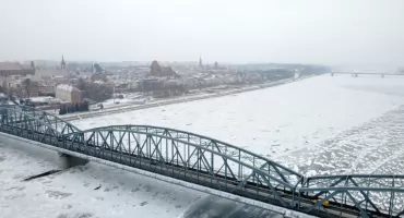 Fascynujące zjawisko w Toruniu. Takiego widoku na Wiśle nie było od 14 lat 