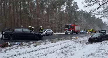 Karambol na drodze pod Toruniem. Cztery osoby trafiły do szpitala