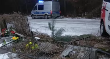 Demolka na cmentarzu pod Toruniem. Nagrobki zostały zniszczone