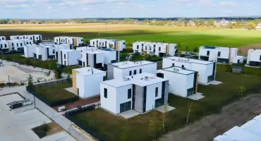 Nowe osiedle pod Toruniem przyciąga uwagę. Składa się z 58 ekologicznych domków