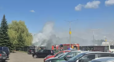Pożar w Toruniu. Gęsty dym nad zajezdnią MZK