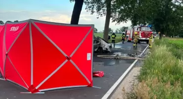 Tragedia na drodze pod Toruniem. Kierowca spłonął w samochodzie