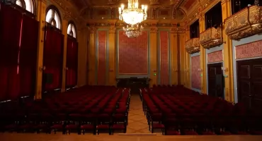 Dwór Artusa w Toruniu otwiera swoje drzwi. Można zobaczyć ukryte zakamarki