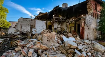 Ruszyła rozbiórka ruiny pod Toruniem. W jej miejscu powstanie nowe centrum