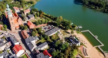 Będą nowe atrakcje nad jeziorem. Znane miejsce pod Toruniem przechodzi rewolucję