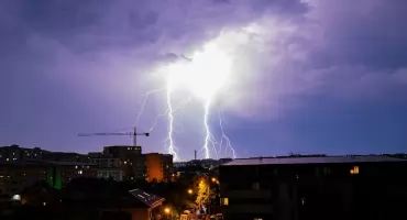 Będzie gwałtowne załamanie pogody w Toruniu. IMGW zapowiada kolejną burzę